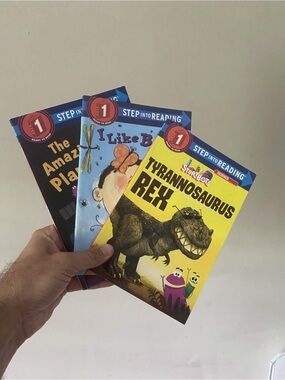 Lot Of 3 Level One Readers Dinosaurs, Planet, Bugs Books